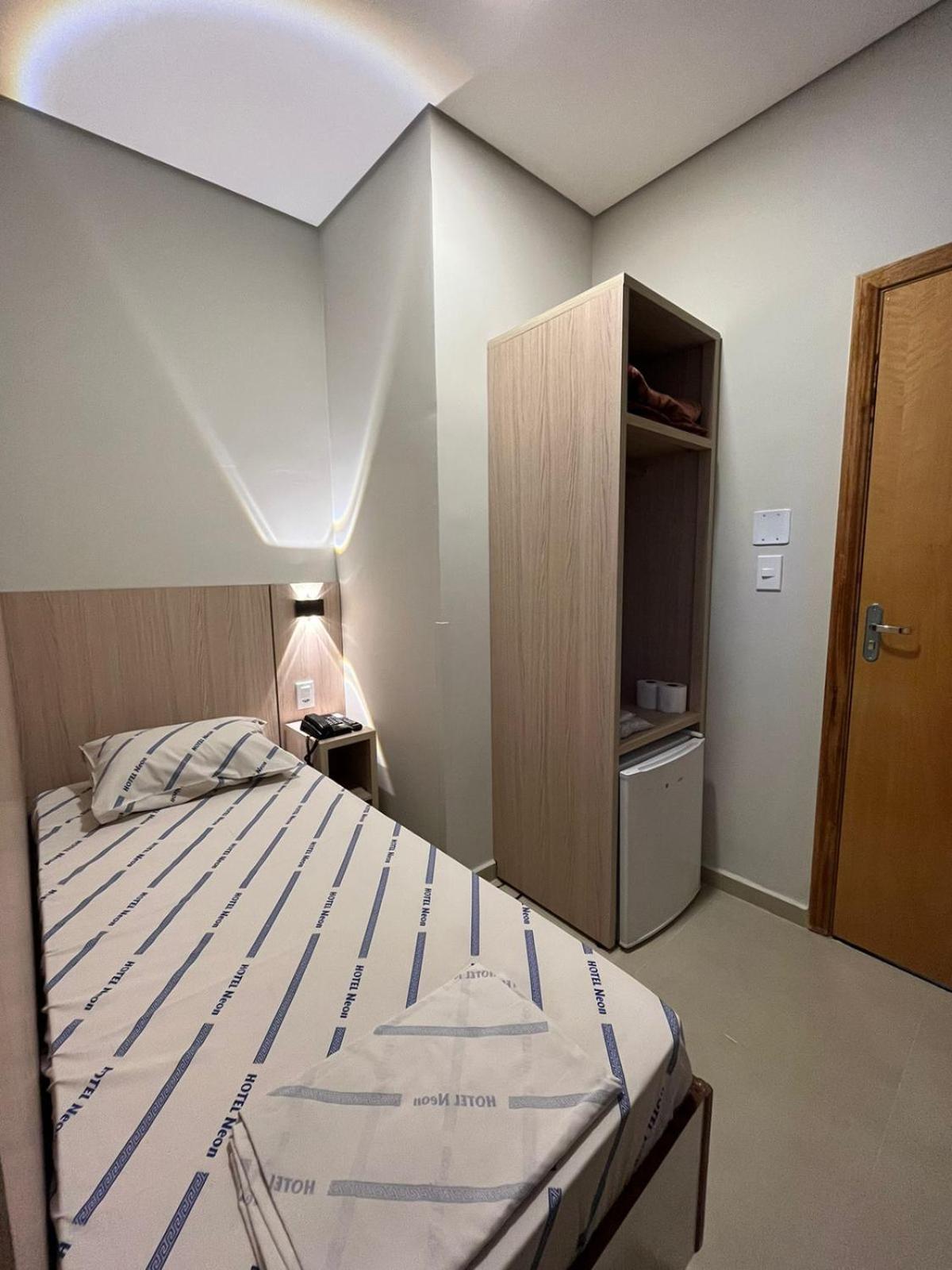 Hotel Neon - Proximo A 25 De Marco, Bom Retiro E Bras, A 2Min Do Mirante Sampa Sky E Pista De Skate Anhangabau São Paulo Exteriör bild