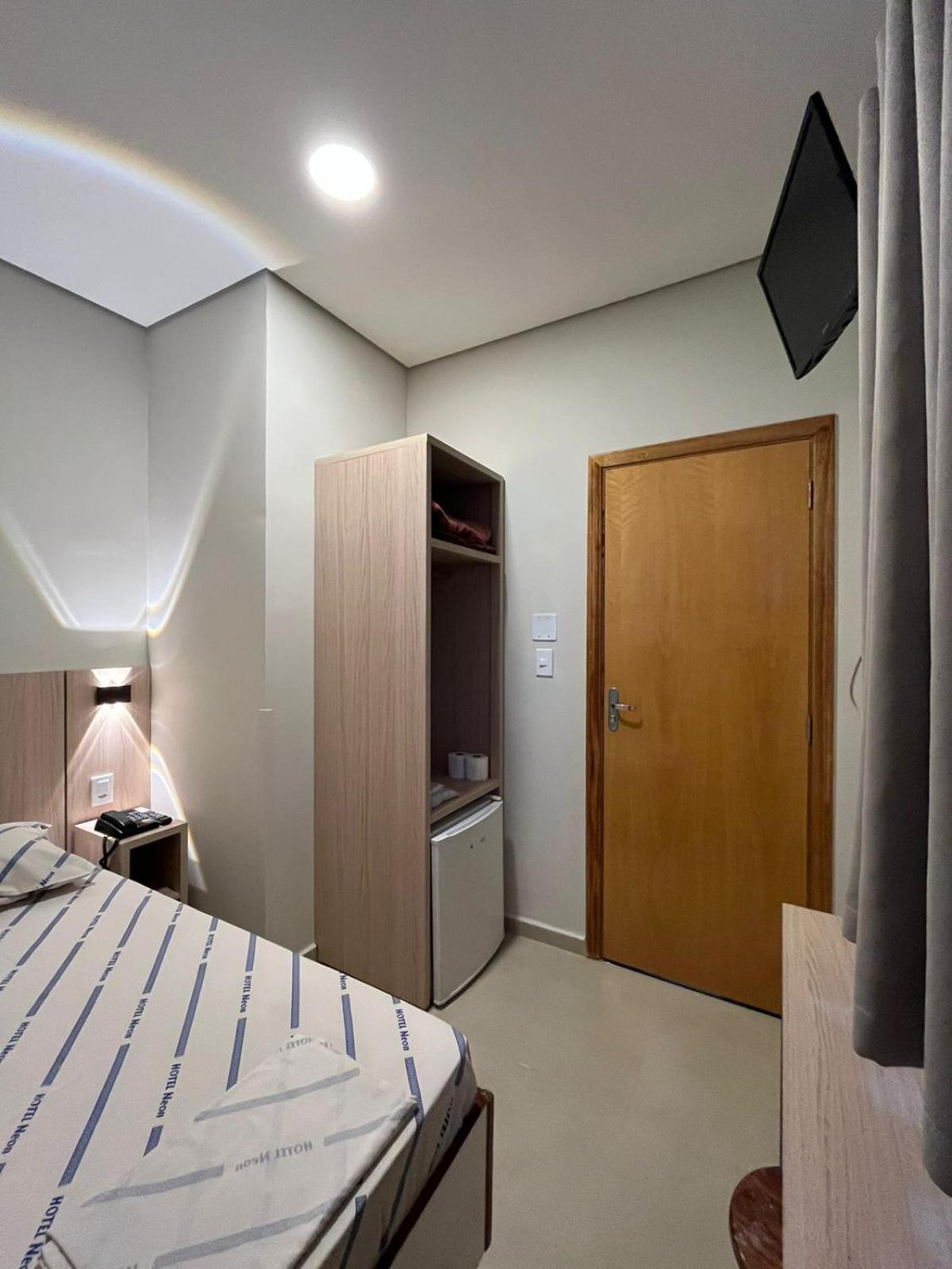 Hotel Neon - Proximo A 25 De Marco, Bom Retiro E Bras, A 2Min Do Mirante Sampa Sky E Pista De Skate Anhangabau São Paulo Exteriör bild