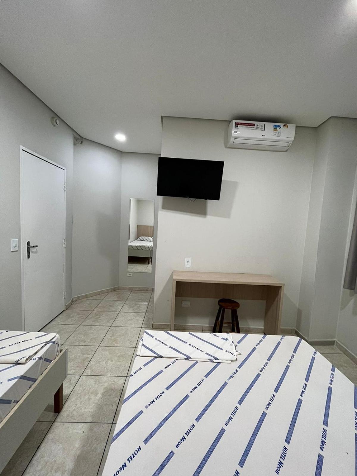Hotel Neon - Proximo A 25 De Marco, Bom Retiro E Bras, A 2Min Do Mirante Sampa Sky E Pista De Skate Anhangabau São Paulo Exteriör bild